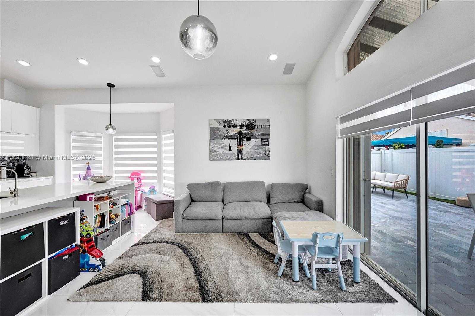 Small Image of 4955 SOUTH WEST 33RD AVE, Hollywood Number 18