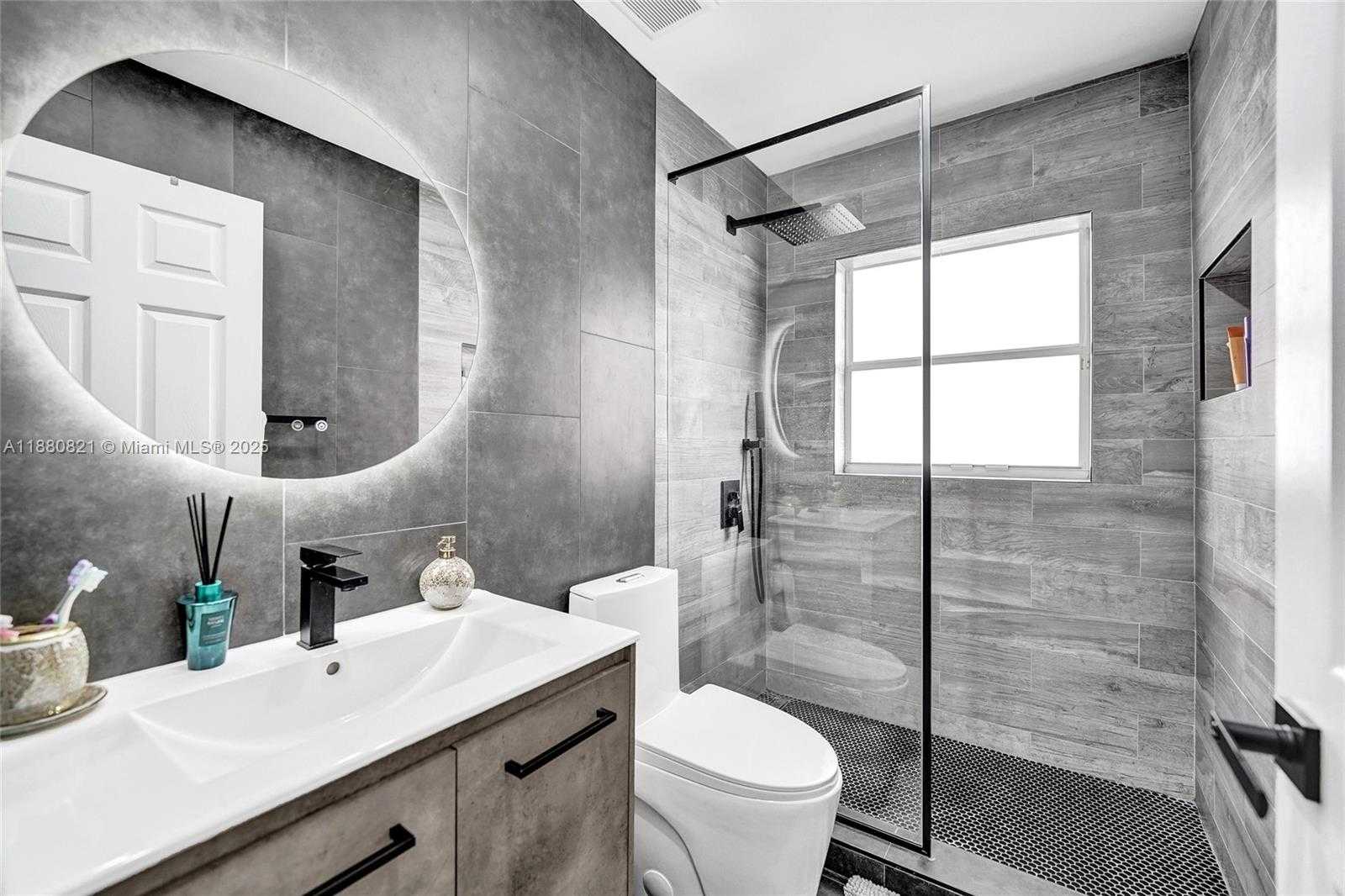 Small Image of 4955 SOUTH WEST 33RD AVE, Hollywood Number 19