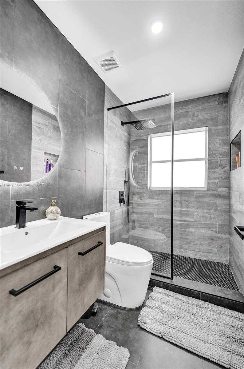 Small Image of 4955 SOUTH WEST 33RD AVE, Hollywood Number 20