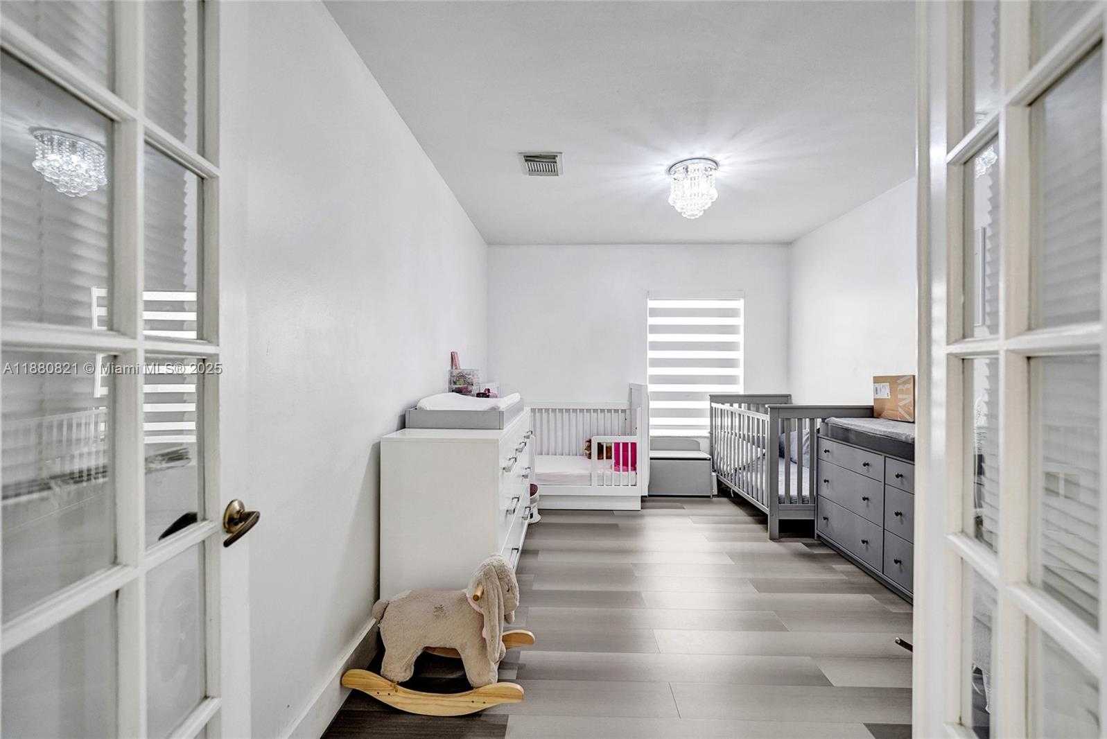 Small Image of 4955 SOUTH WEST 33RD AVE, Hollywood Number 26