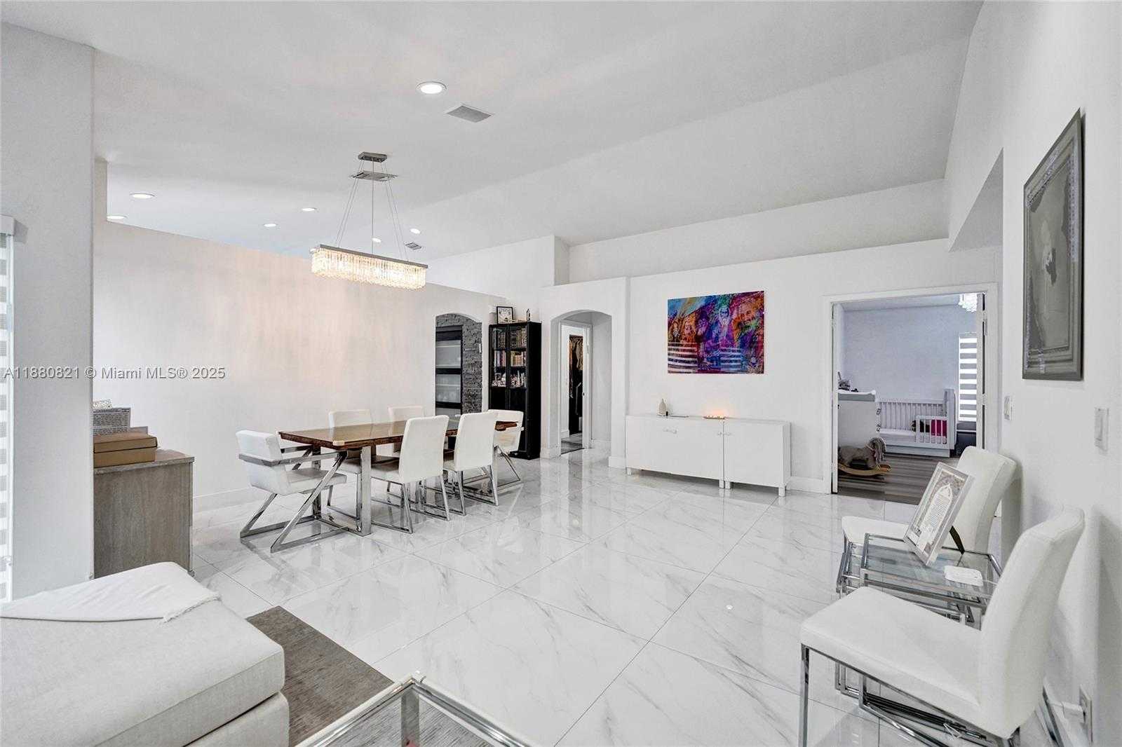 Small Image of 4955 SOUTH WEST 33RD AVE, Hollywood Number 34