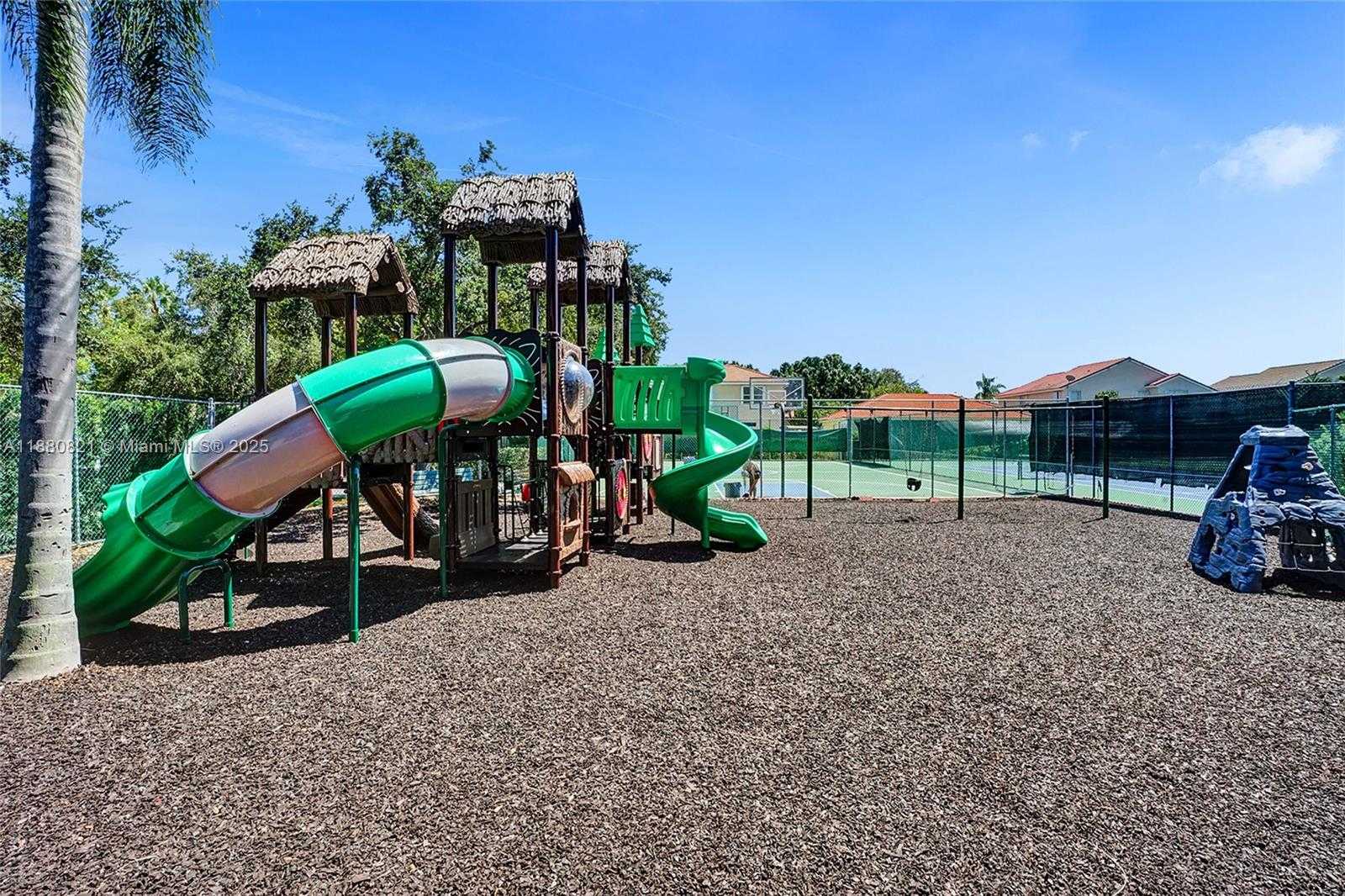 Small Image of 4955 SOUTH WEST 33RD AVE, Hollywood Number 38