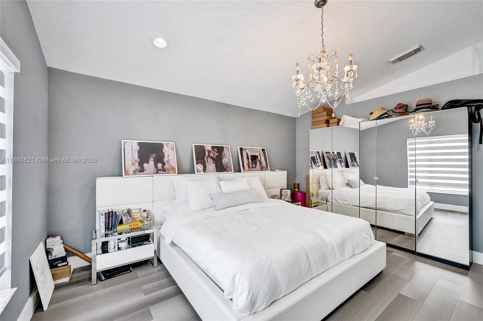 Small Image of 4955 SOUTH WEST 33RD AVE, Hollywood Number 7