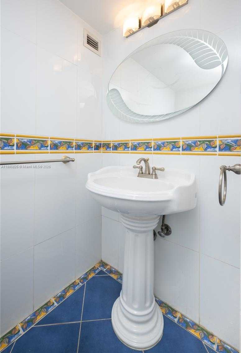 Small Image of 2030 SOUTH OCEAN DR #227, Hallandale Beach Number 34