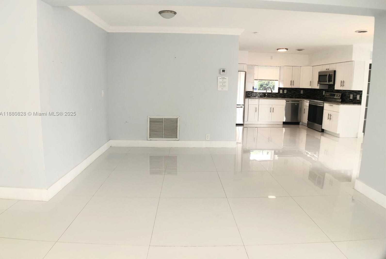 Small Image of 3340 NORTH EAST 17TH WAY, Oakland Park Number 5
