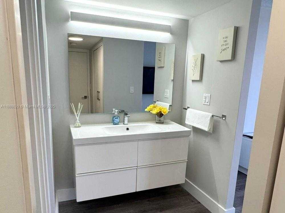 Small Image of 20301 WEST COUNTRY CLUB DR #2522, Aventura Number 10