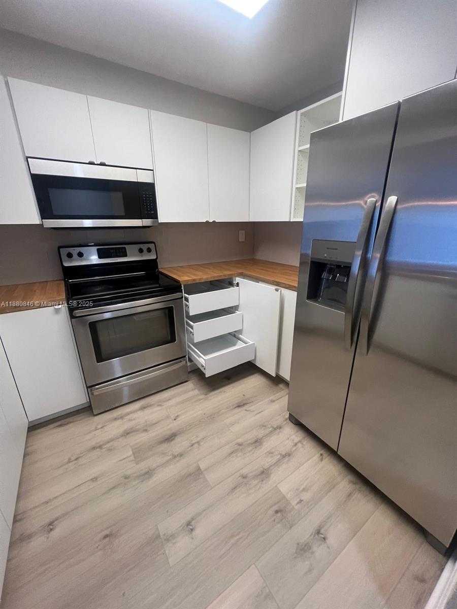 Small Image of 5201 GENEVA WAY #110, Doral Number 10