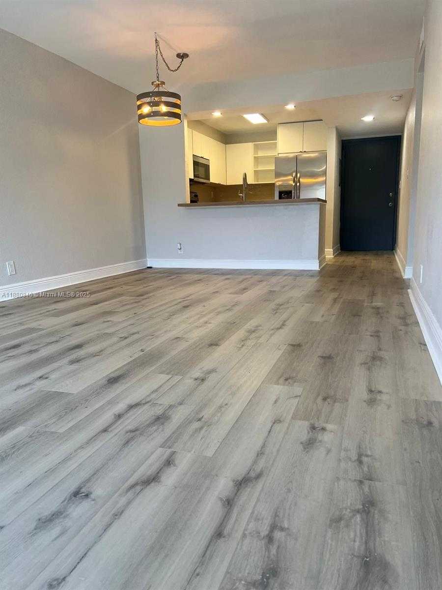 Small Image of 5201 GENEVA WAY #110, Doral Number 12