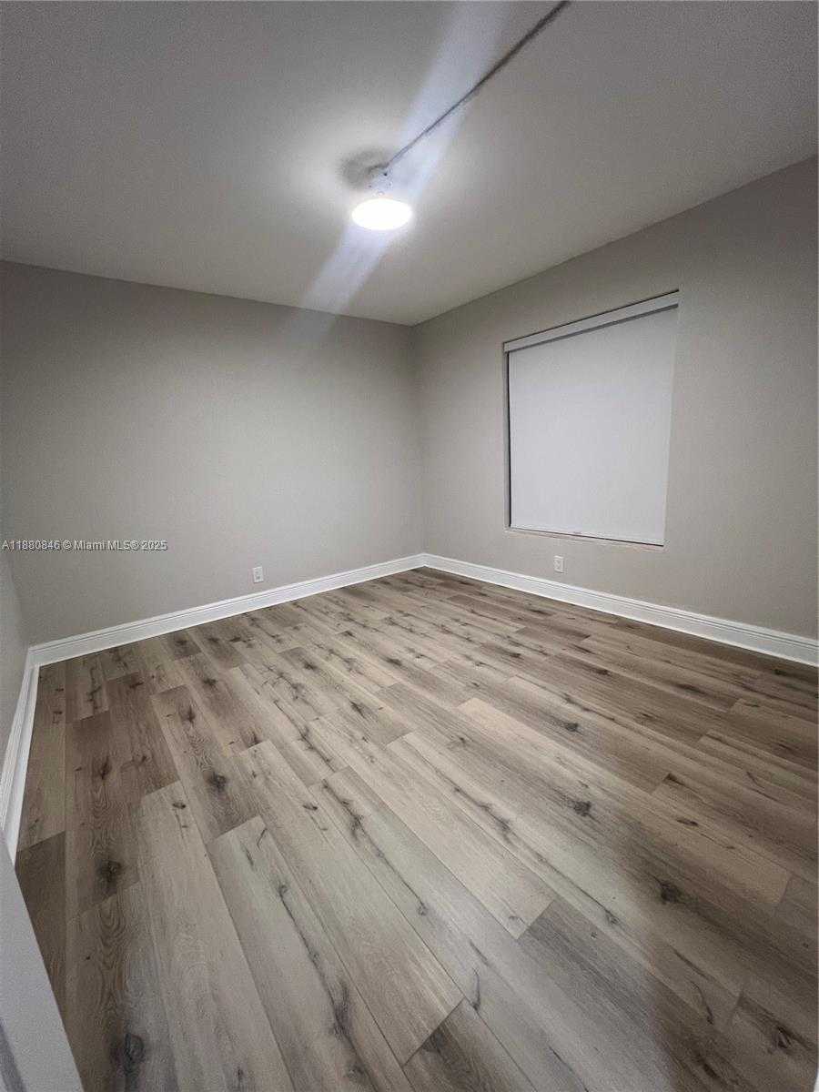 Small Image of 5201 GENEVA WAY #110, Doral Number 18