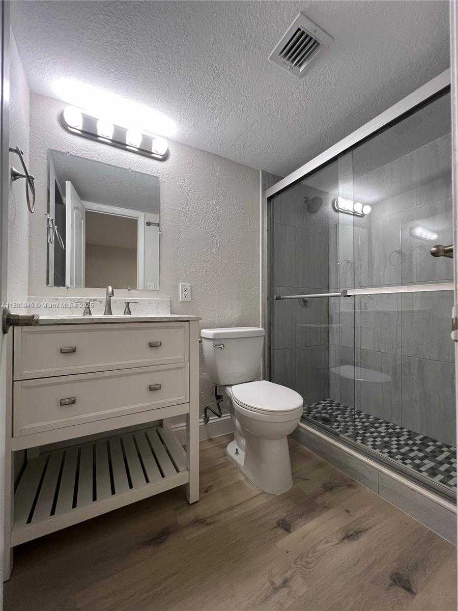 Small Image of 5201 GENEVA WAY #110, Doral Number 23