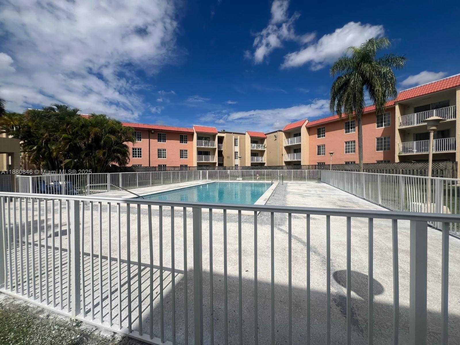 Small Image of 5201 GENEVA WAY #110, Doral Number 36