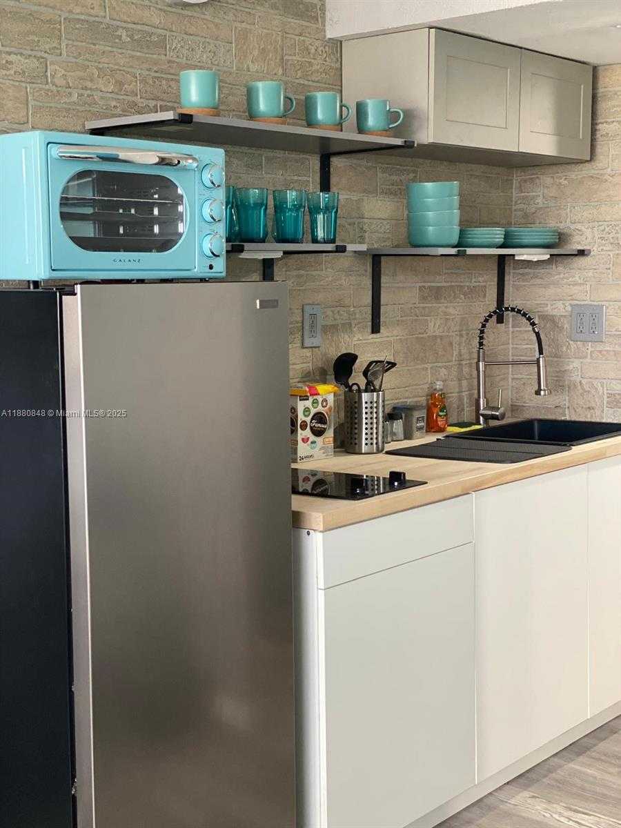 Small Image of 19201 COLLINS AVE #1027, Sunny Isles Beach Number 7