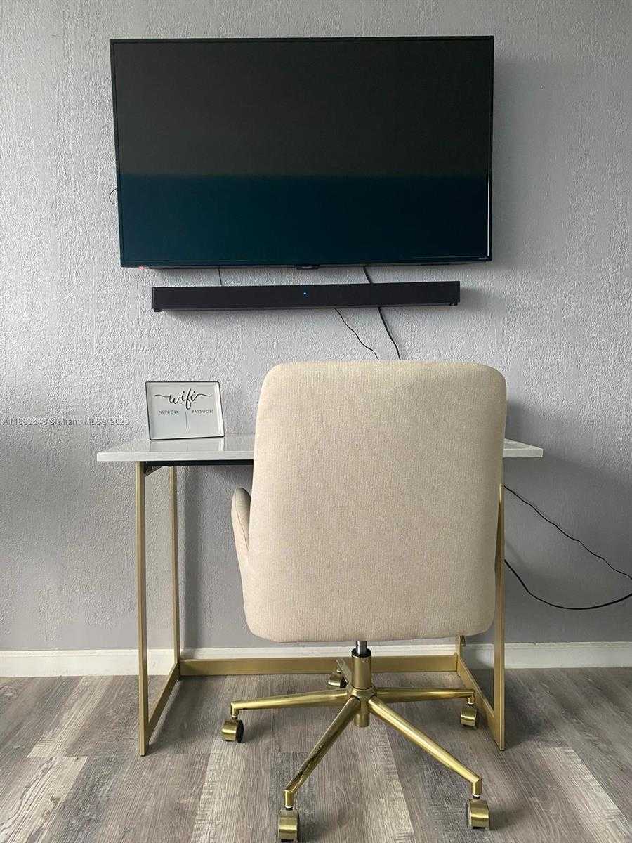 Small Image of 19201 COLLINS AVE #1027, Sunny Isles Beach Number 9