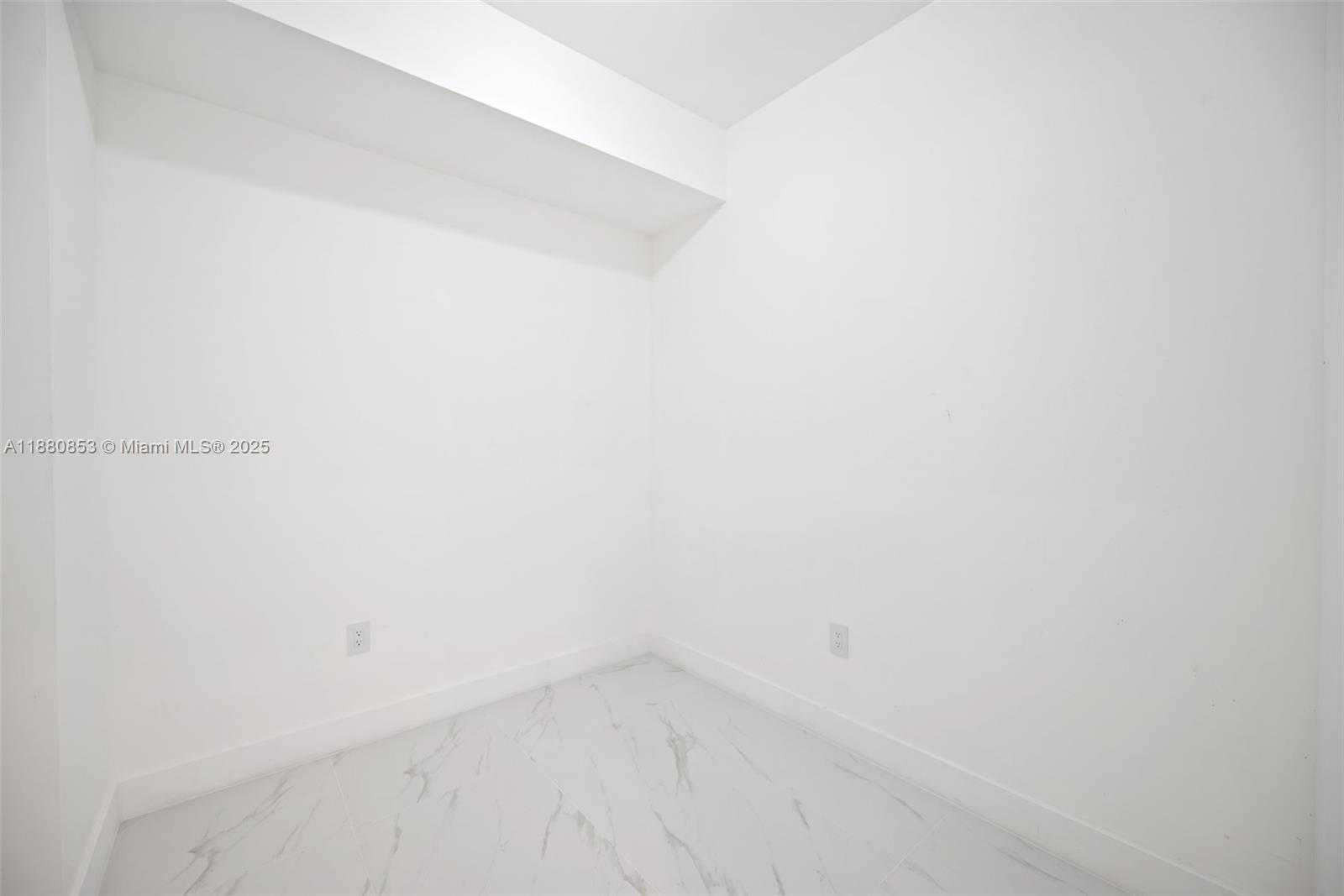 Small Image of 700 NORTH EAST 24TH ST #2004, Miami Number 22