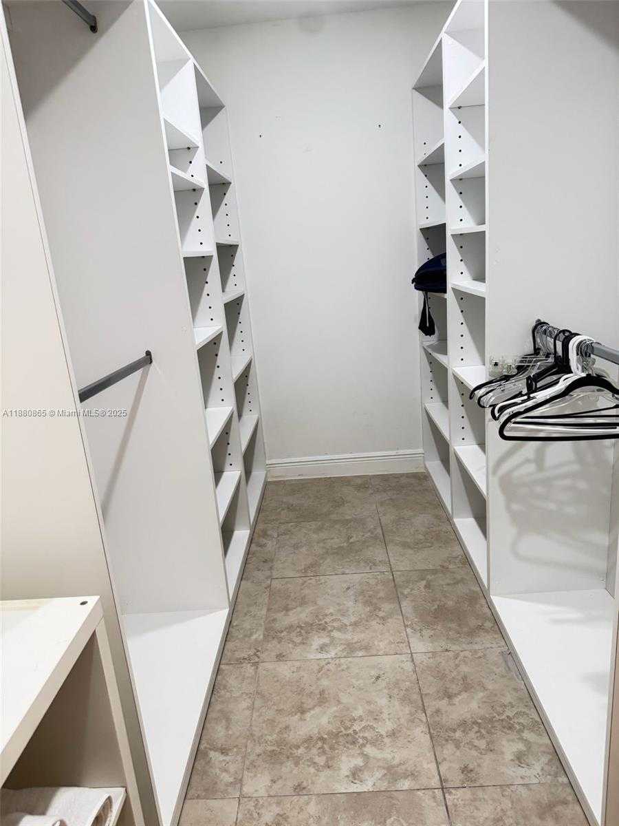 Small Image of 5838 COLLINS AVE #2A, Miami Beach Number 9