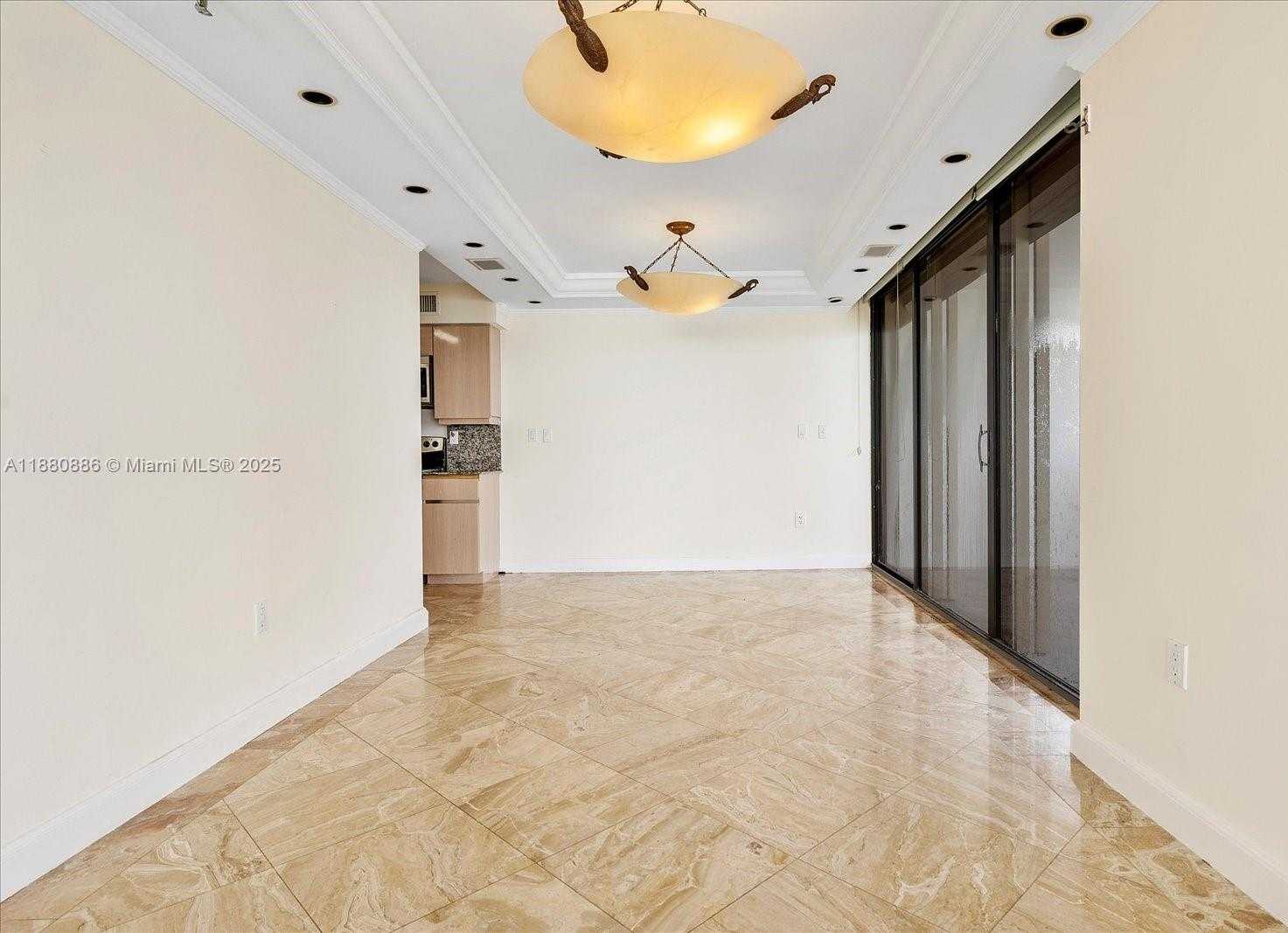 Small Image of 5757 COLLINS AVE #2106, Miami Beach Number 14