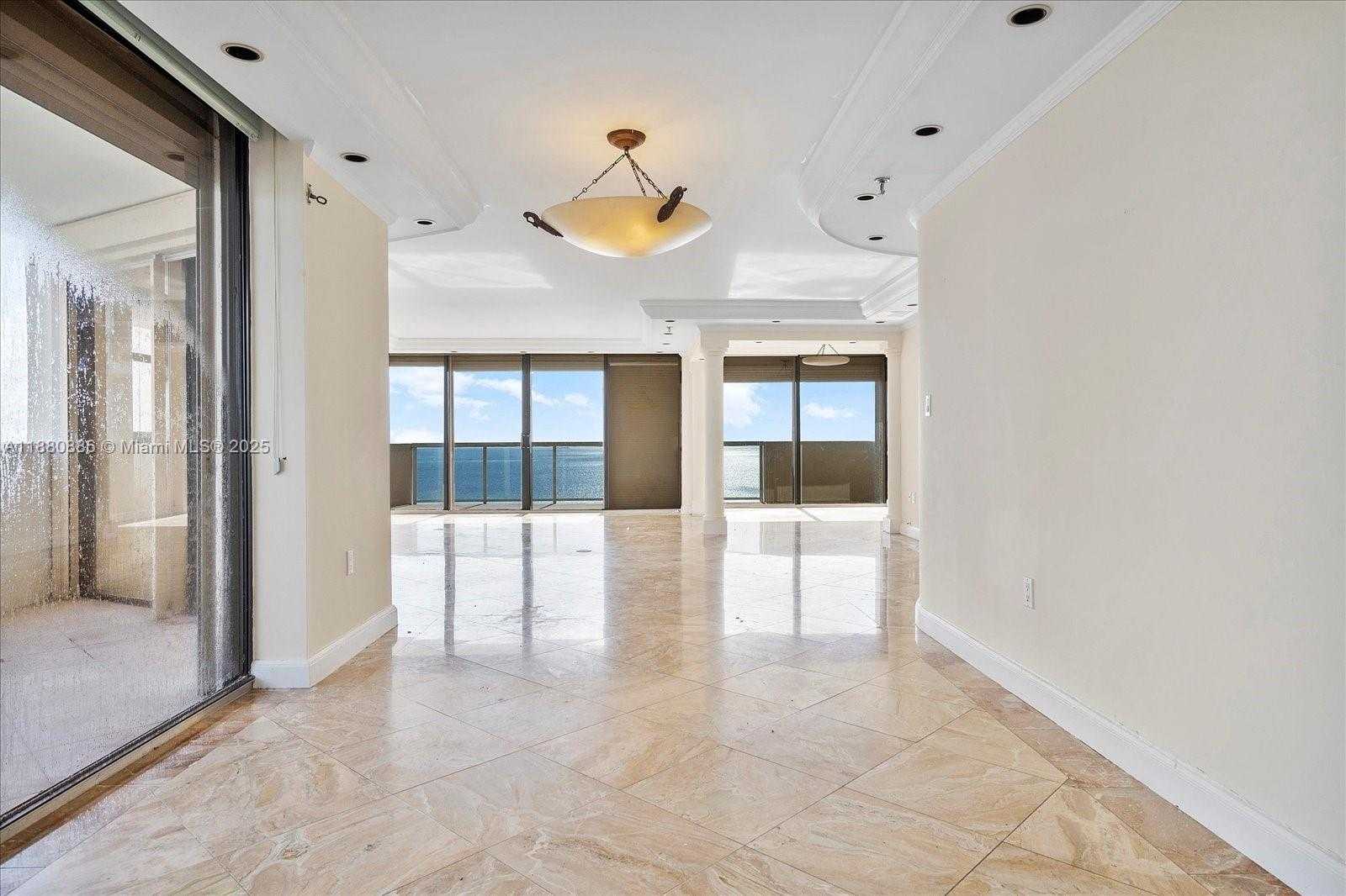 Small Image of 5757 COLLINS AVE #2106, Miami Beach Number 15