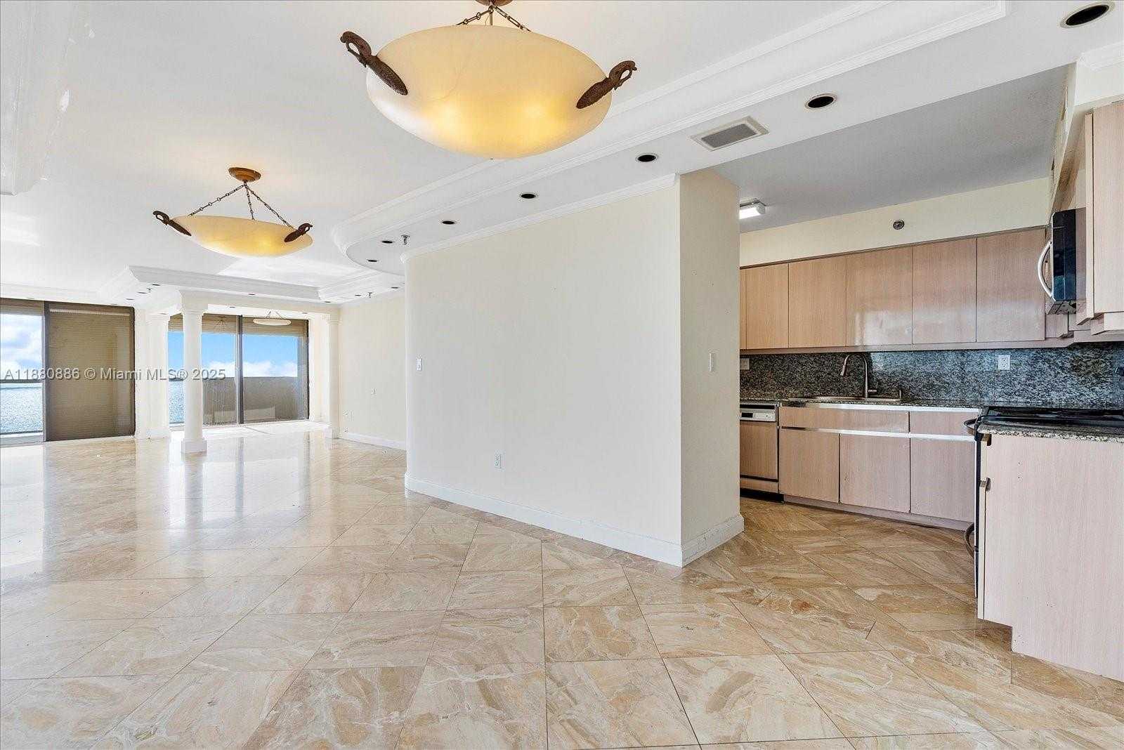 Small Image of 5757 COLLINS AVE #2106, Miami Beach Number 16