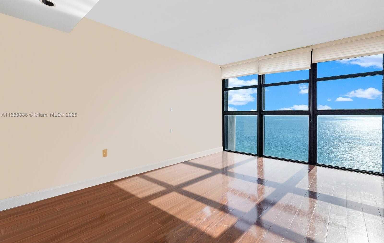 Small Image of 5757 COLLINS AVE #2106, Miami Beach Number 22