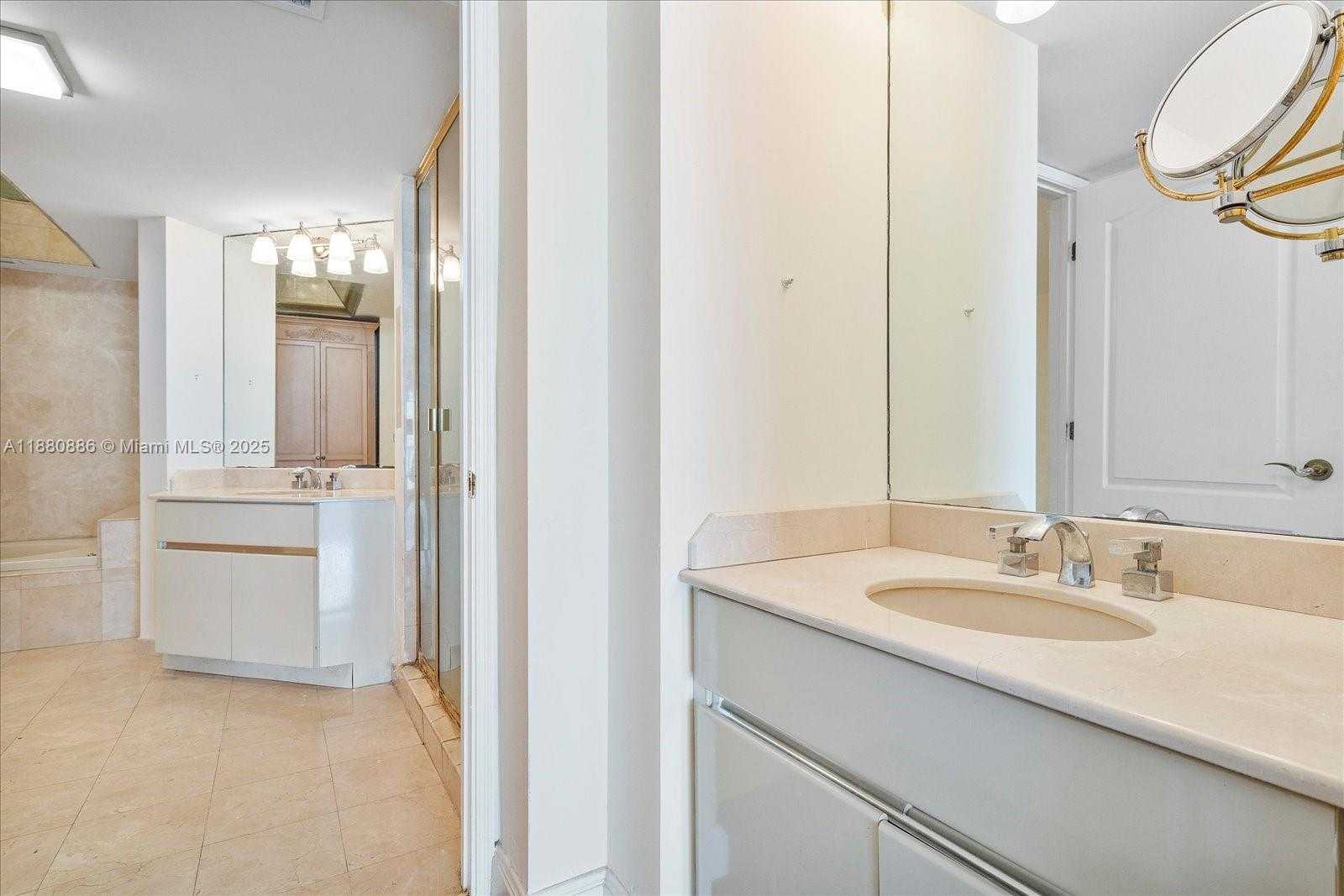 Small Image of 5757 COLLINS AVE #2106, Miami Beach Number 27