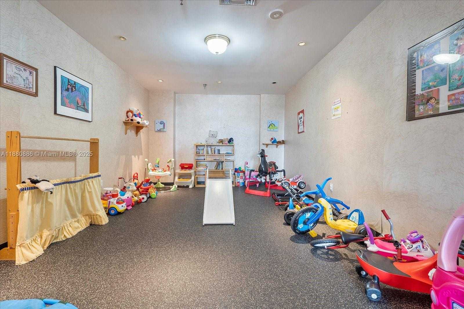 Small Image of 5757 COLLINS AVE #2106, Miami Beach Number 45