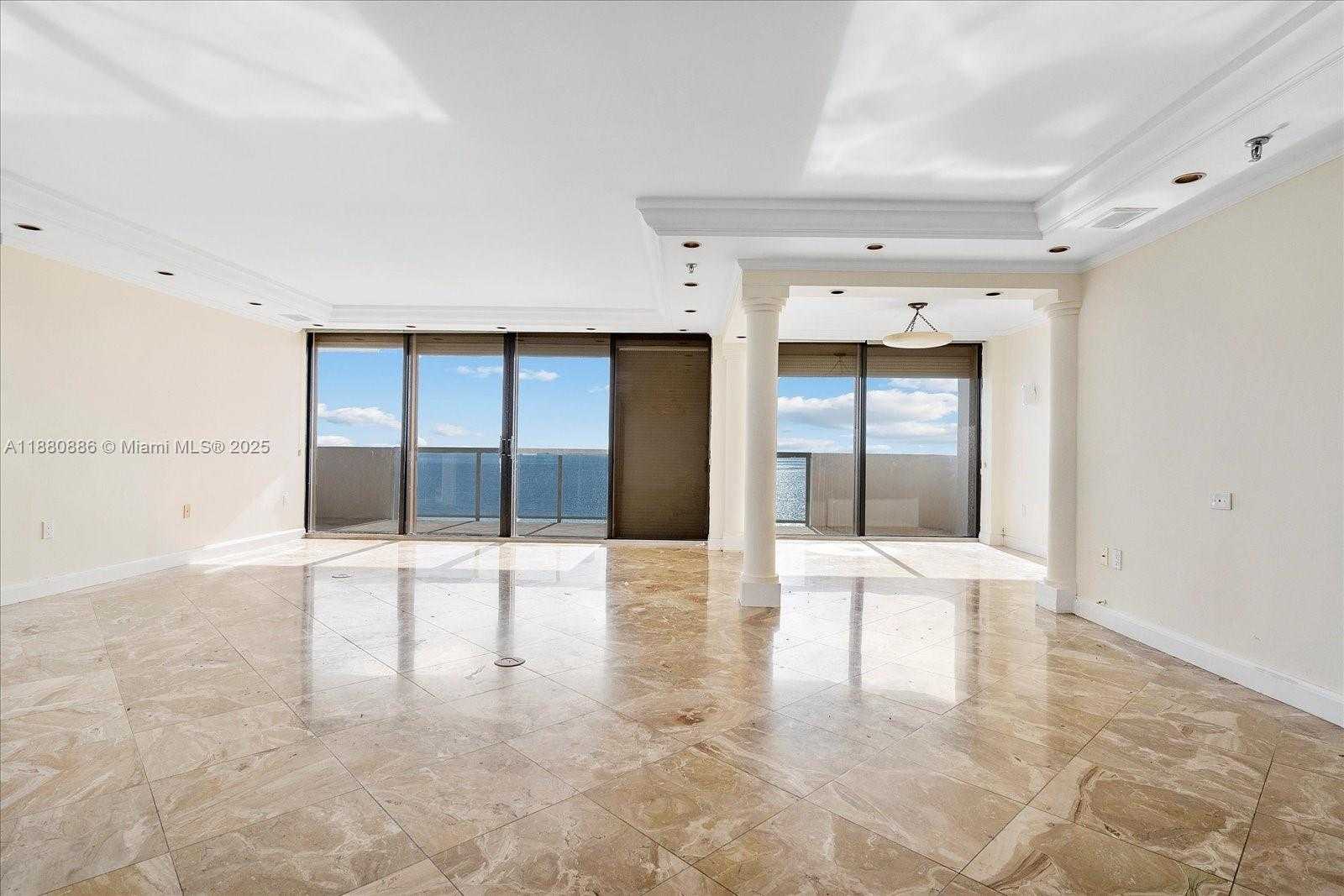 Small Image of 5757 COLLINS AVE #2106, Miami Beach Number 6