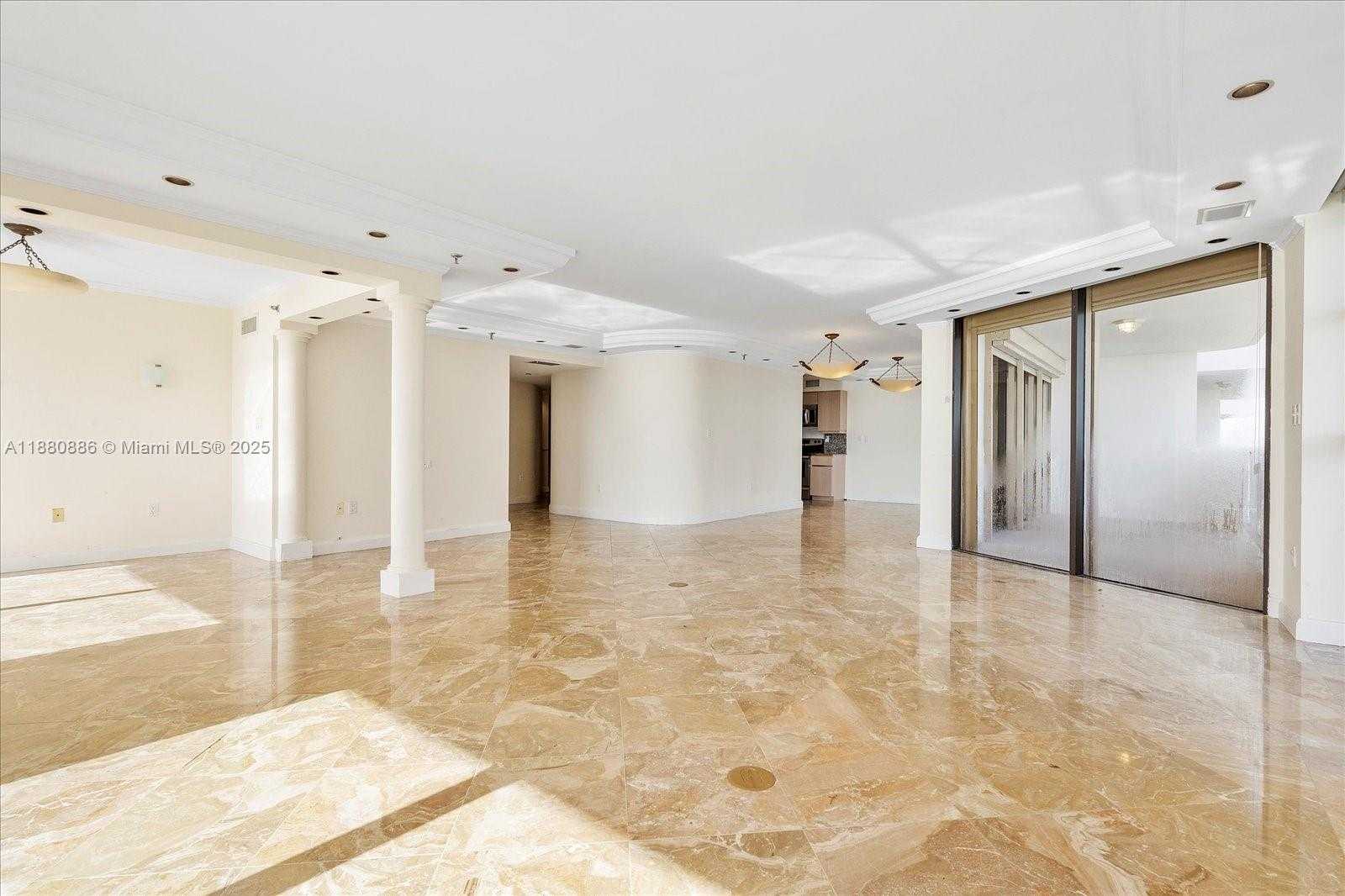 Small Image of 5757 COLLINS AVE #2106, Miami Beach Number 9