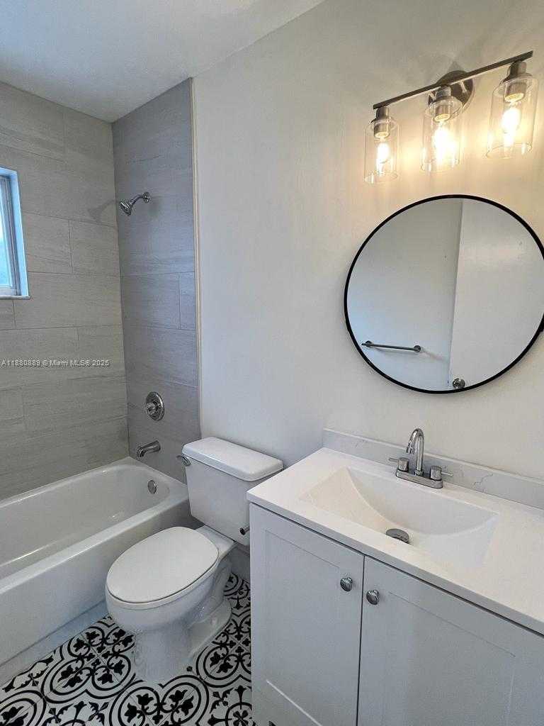 Small Image of 2208 WEST 74TH ST #202-21, Hialeah Number 14