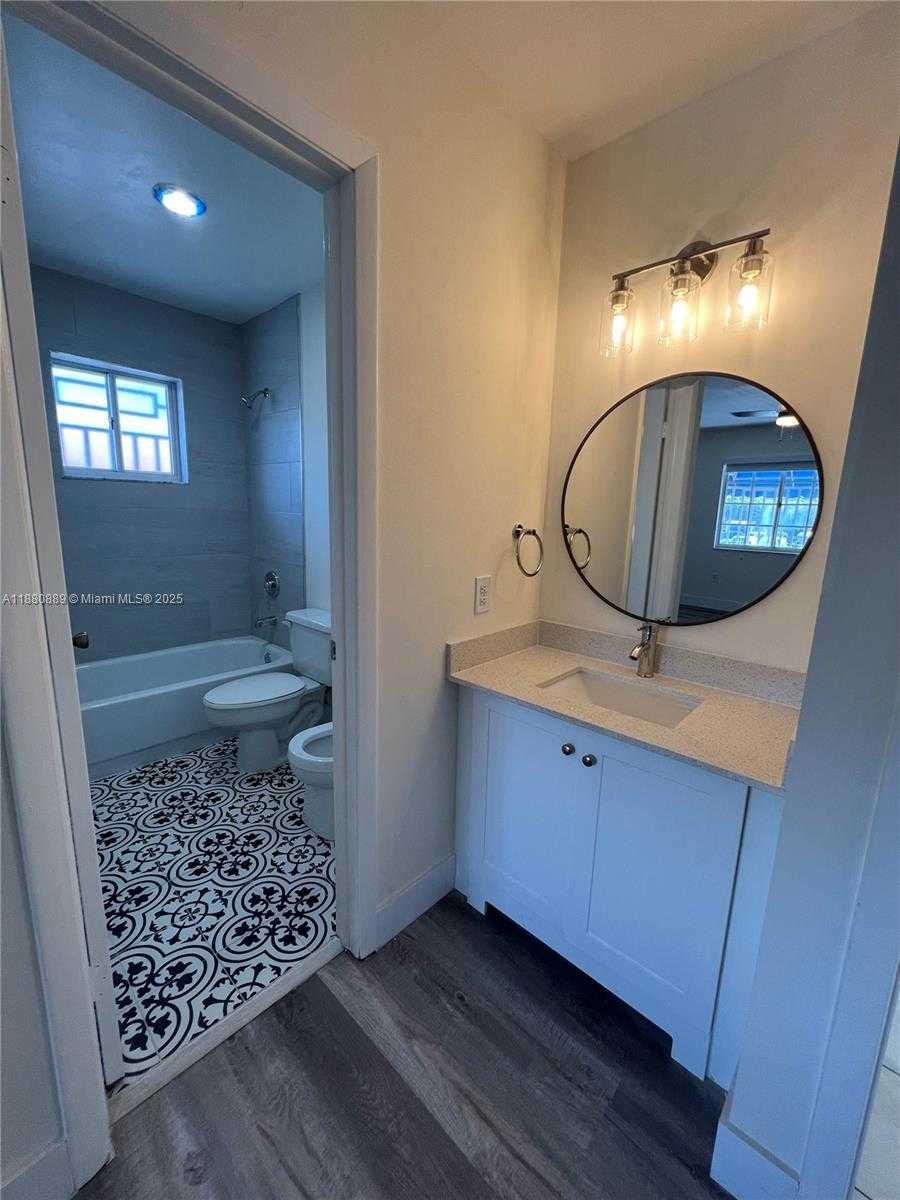 Small Image of 2208 WEST 74TH ST #202-21, Hialeah Number 17