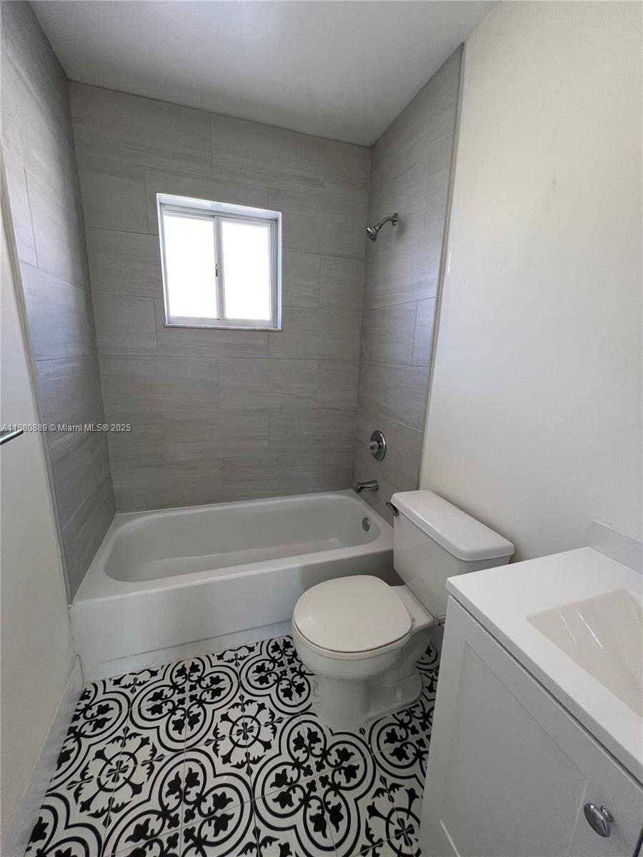 Small Image of 2208 WEST 74TH ST #202-21, Hialeah Number 18