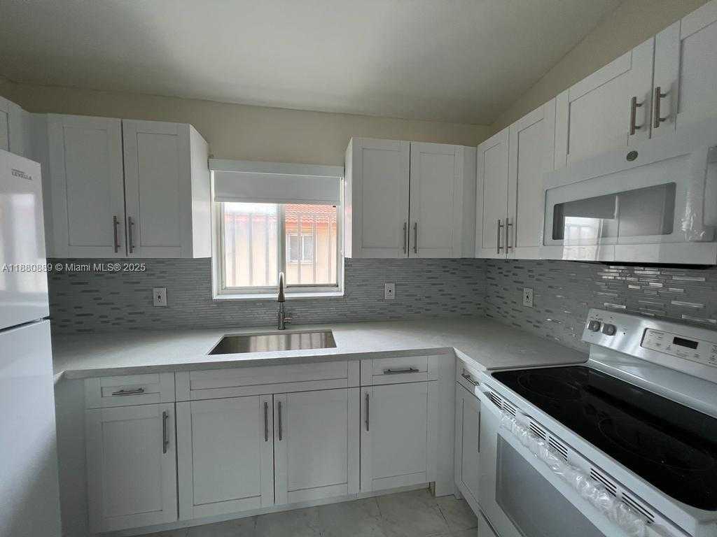 Small Image of 2208 WEST 74TH ST #202-21, Hialeah Number 2