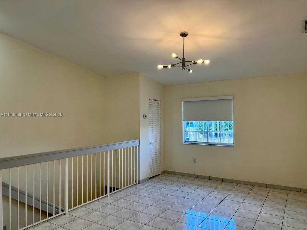 Small Image of 2208 WEST 74TH ST #202-21, Hialeah Number 5