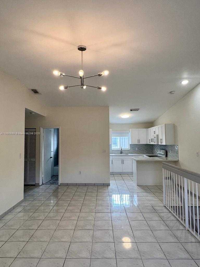 Small Image of 2208 WEST 74TH ST #202-21, Hialeah Number 6