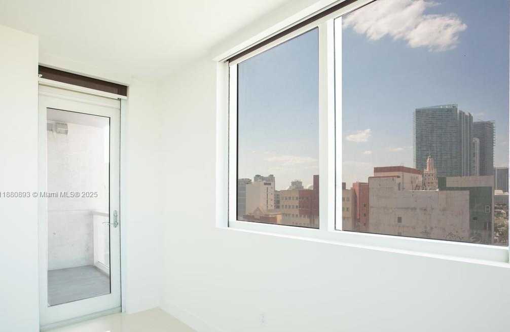 Small Image of 244 BISCAYNE BLVD #1202, Miami Number 21