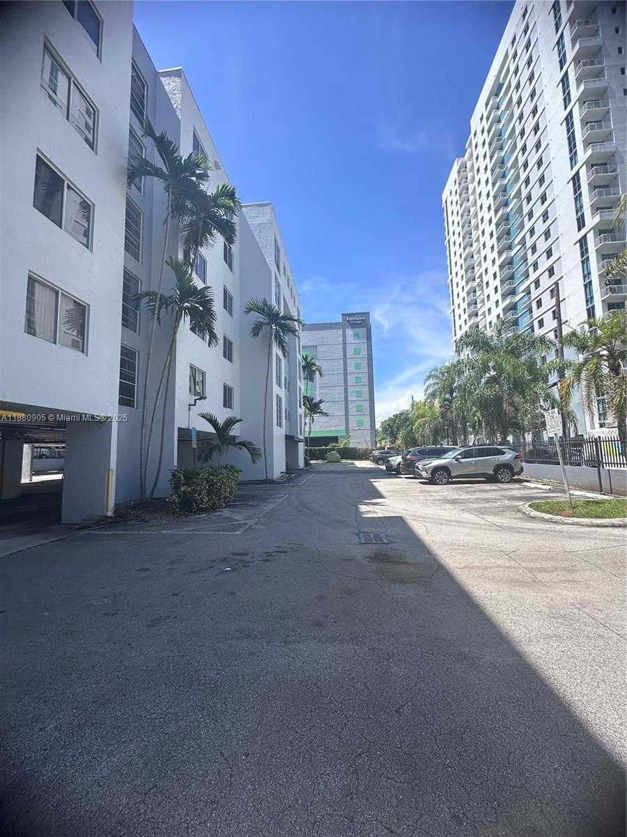 Small Image of 210 SOUTH WEST 11TH ST #505, Miami Number 25