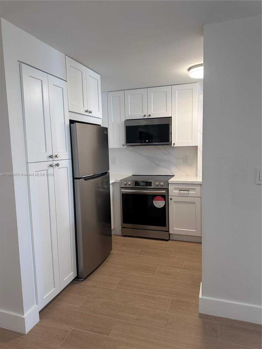 Small Image of 210 SOUTH WEST 11TH ST #505, Miami Number 3