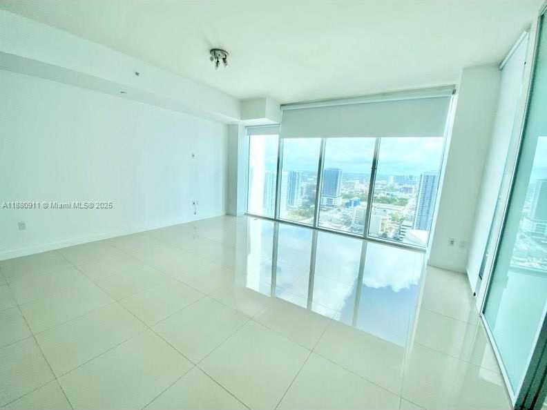 Small Image of 1040 BISCAYNE BLVD #3605, Miami Number 3