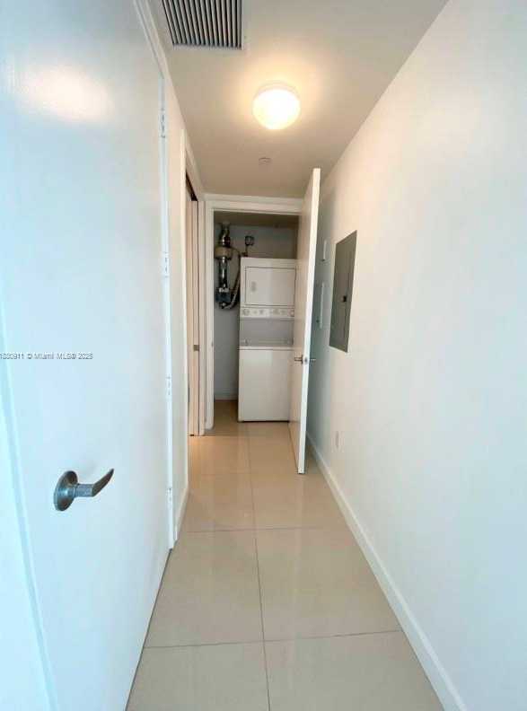 Small Image of 1040 BISCAYNE BLVD #3605, Miami Number 6