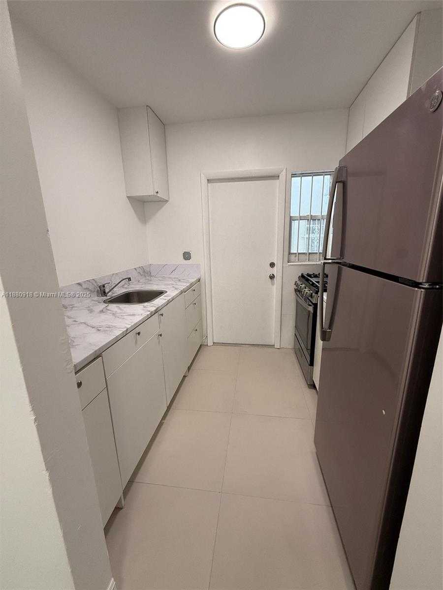 Small Image of 542 EUCLID AVE #4, Miami Beach Number 2