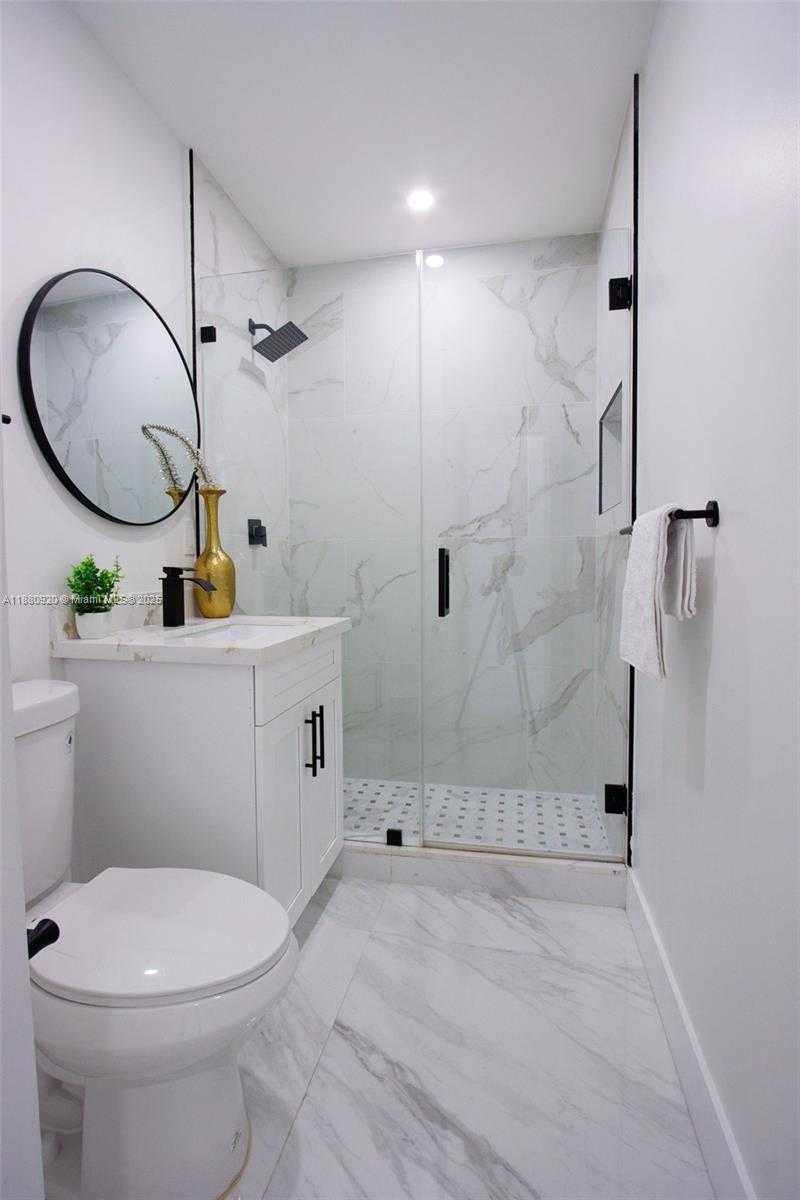 Small Image of 320 NORTH EAST 172ND ST, North Miami Beach Number 6