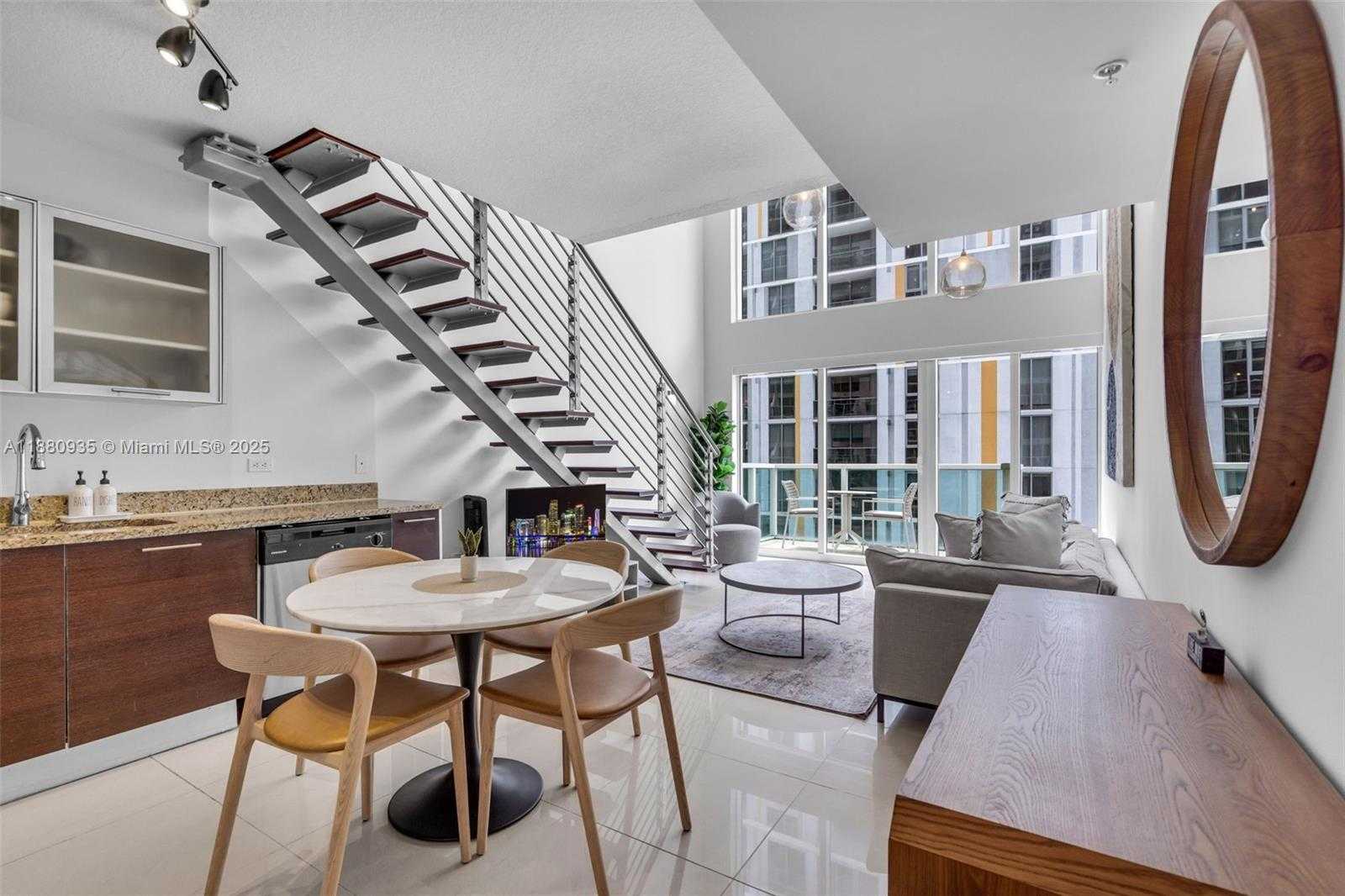 Small Image of 41 SOUTH EAST 5TH ST #1112, Miami Number 3