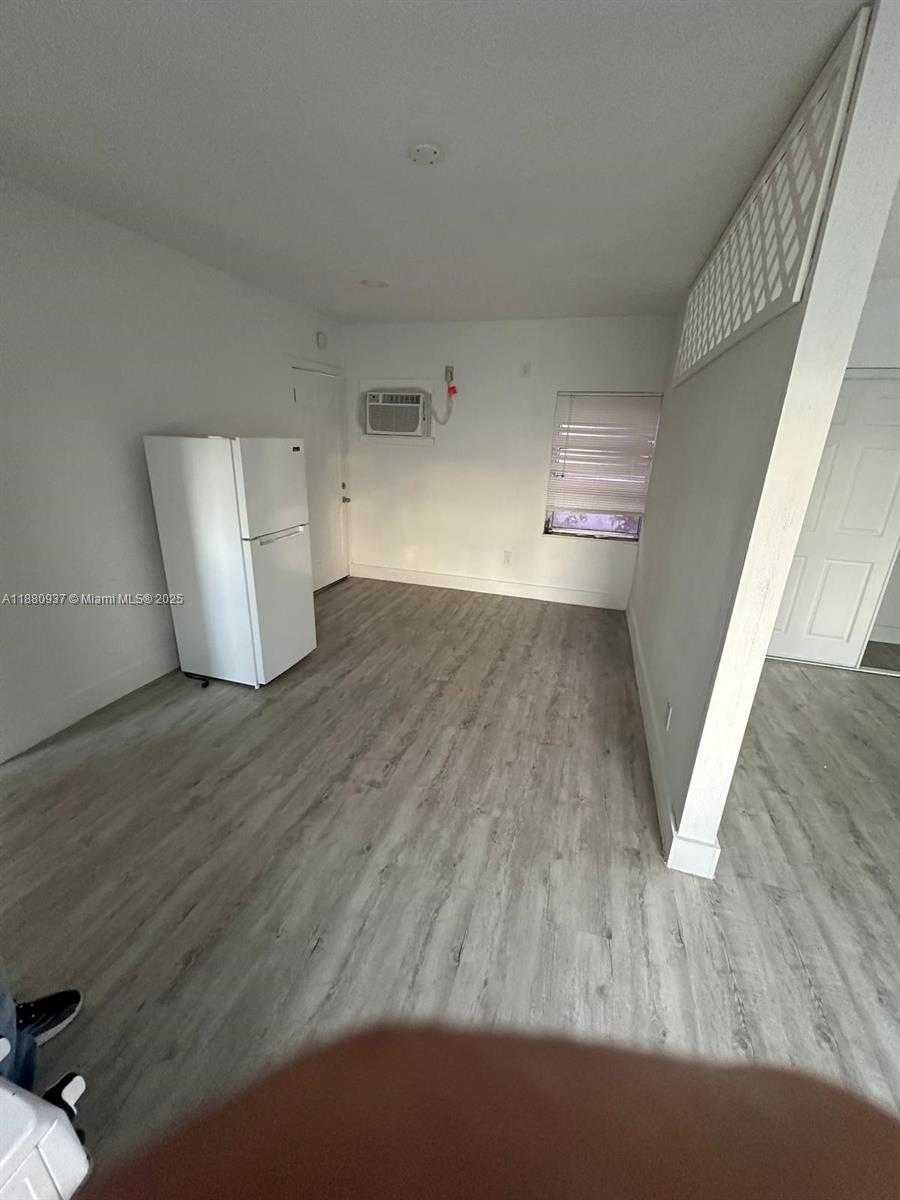 Small Image of 1943 71ST ST #1A, Miami Beach Number 11