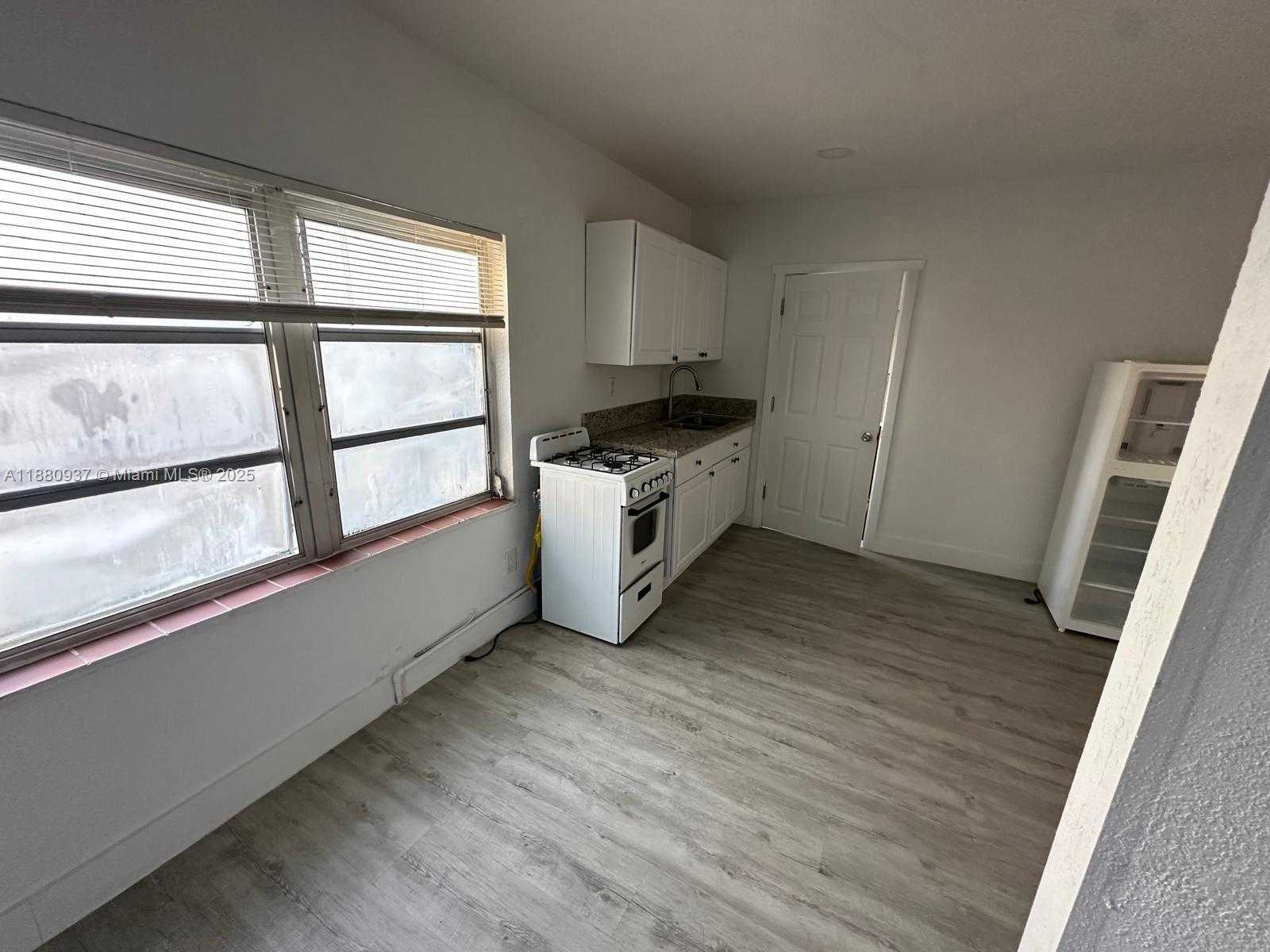Small Image of 1943 71ST ST #1A, Miami Beach Number 14