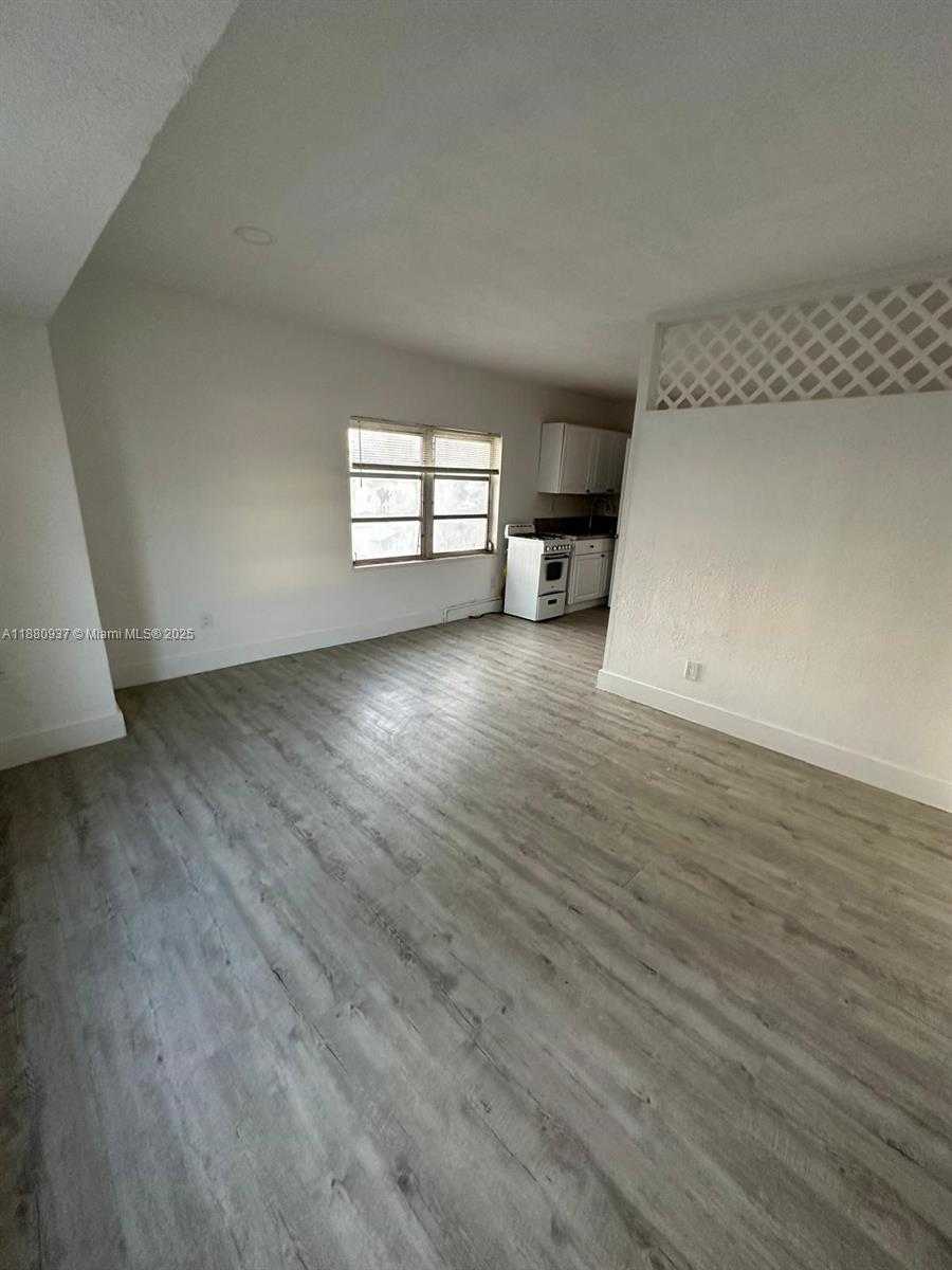 Small Image of 1943 71ST ST #1A, Miami Beach Number 16