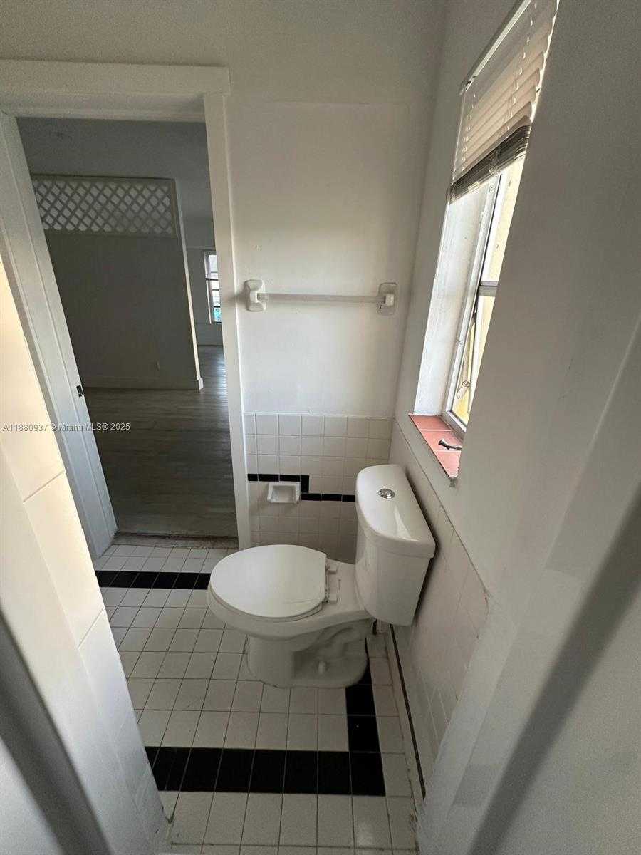 Small Image of 1943 71ST ST #1A, Miami Beach Number 6