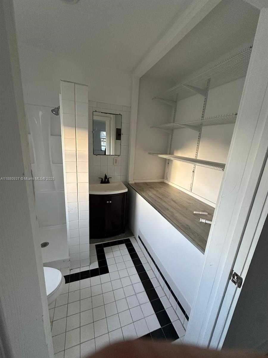 Small Image of 1943 71ST ST #1A, Miami Beach Number 7
