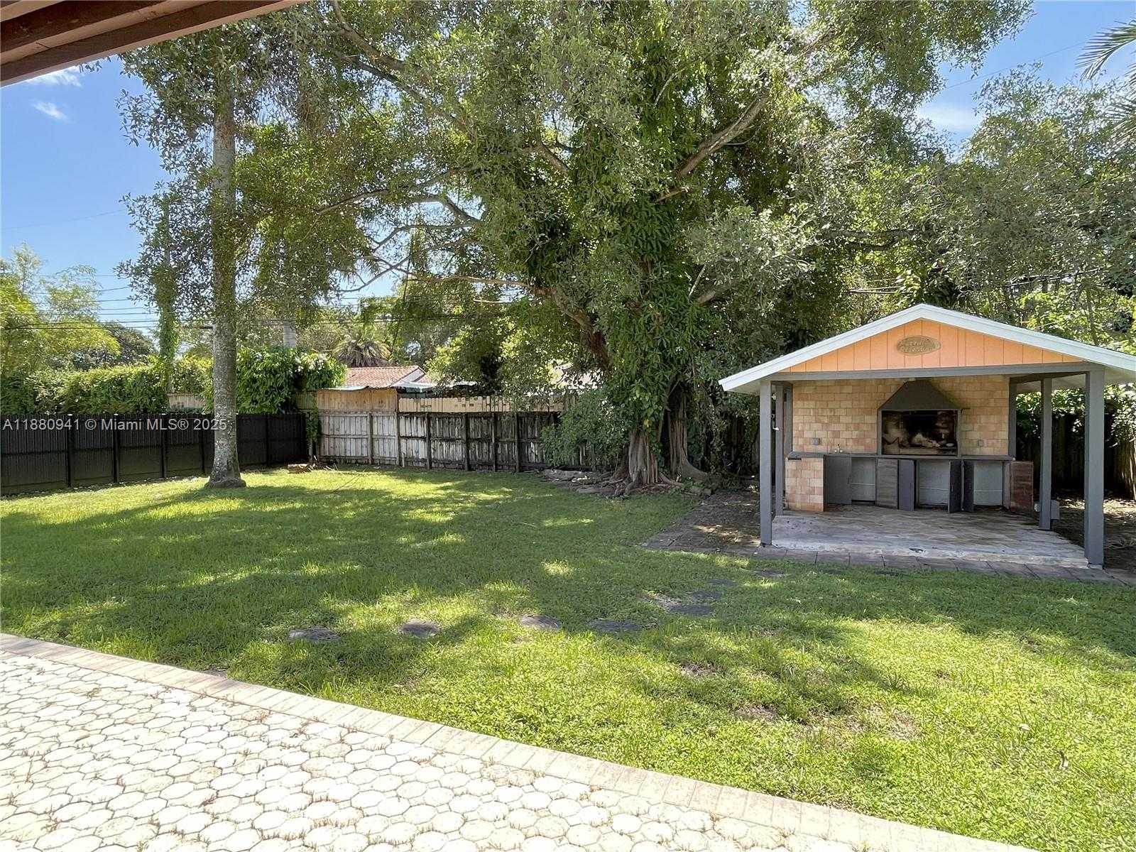 Small Image of 5740 SOUTH WEST 45TH TER #-, Miami Number 25