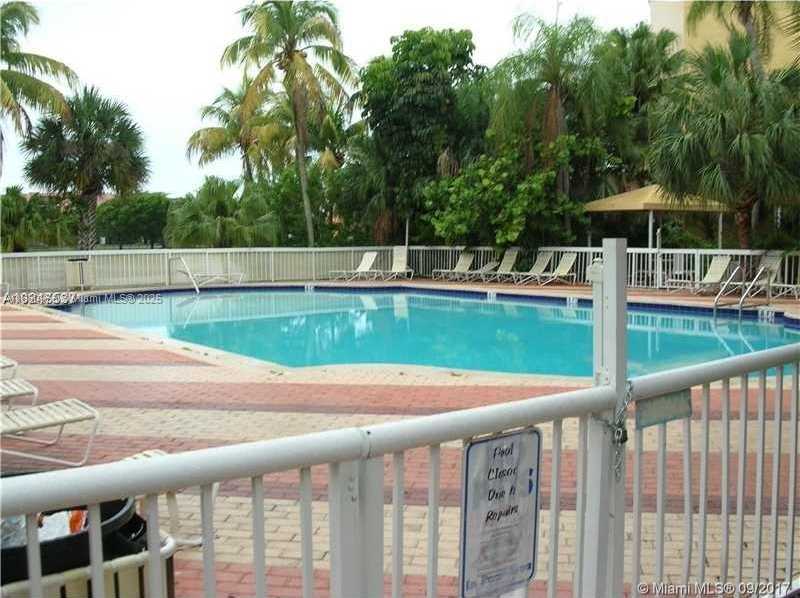 Small Image of 9359 FONTAINEBLEAU BLVD #F308, Miami Number 7