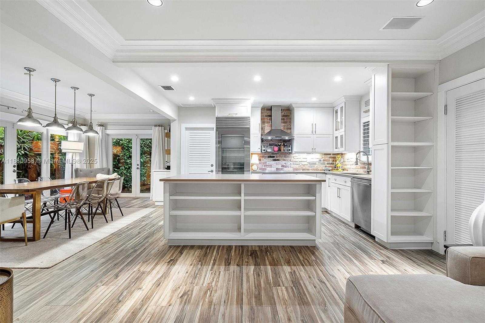Small Image of 700 VILABELLA AVE, Coral Gables Number 18