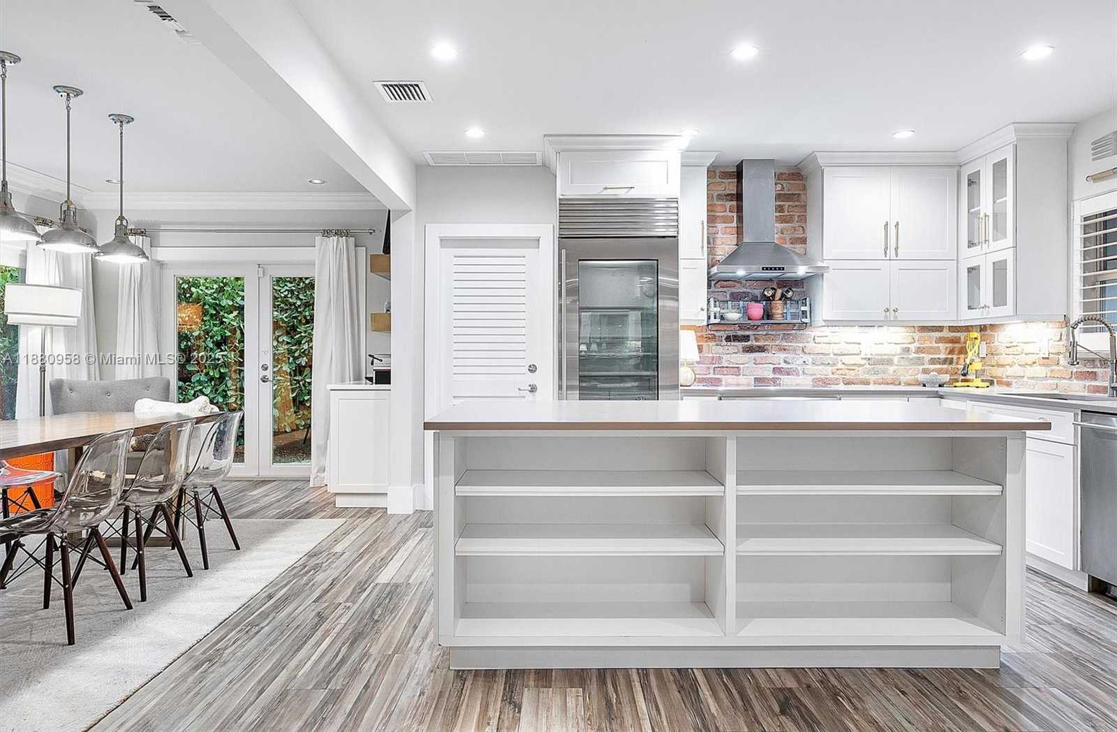 Small Image of 700 VILABELLA AVE, Coral Gables Number 19